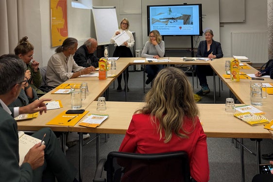 Runder Tisch zum Projekt Besser Lesen und Schreiben (Foto: Sophia Gatscher)