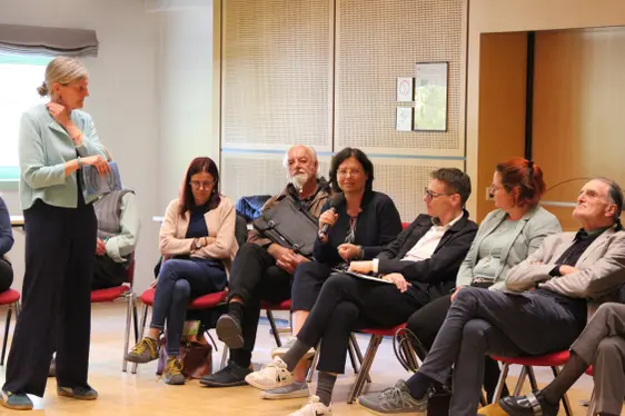 Gemeinsamer Abschluss (Foto: LPA/Amt für Weiterbildung und Sprachen)