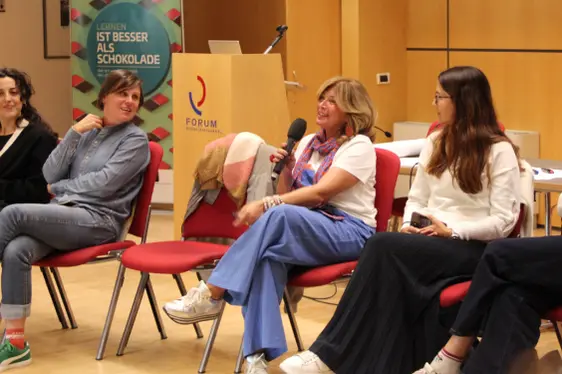 Gemeinsamer Abschluss (Foto: LPA/Amt für Weiterbildung und Sprachen)