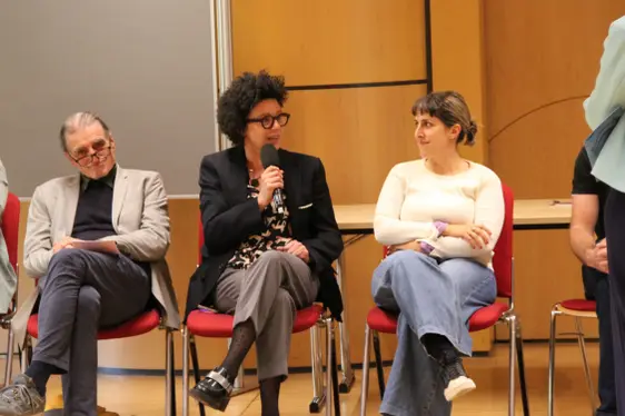 Gemeinsamer Abschluss (Foto: LPA/Amt für Weiterbildung und Sprachen)