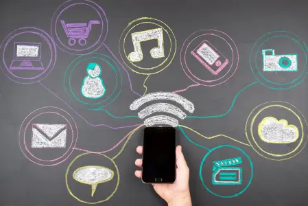 Le competenze mediatiche sono il tema annuale delle Giornate d'azione per la cittadinanza attiva 2026 (Foto: Amt WB/Canva)