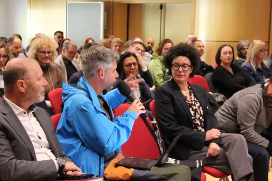 Austausch (Foto: LPA/Amt für Weiterbildung und Sprachen)