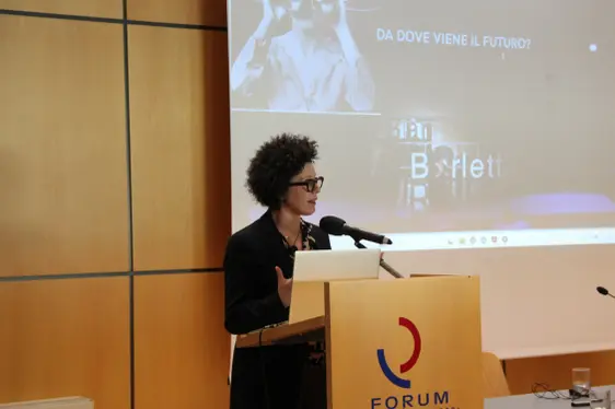 Joice Preira Vortrag (Foto: LPA/Amt für Weiterbildung und Sprachen)