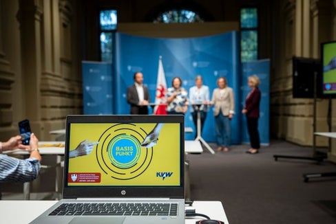 Im Oktober starten wieder die Angebote der Basisbildung, die in Bozen, Brixen, Bruneck, Meran und Sterzing von allen Interessierten in Anspruch genommen werden können. (Foto: LPA/Fabio Brucculeri)