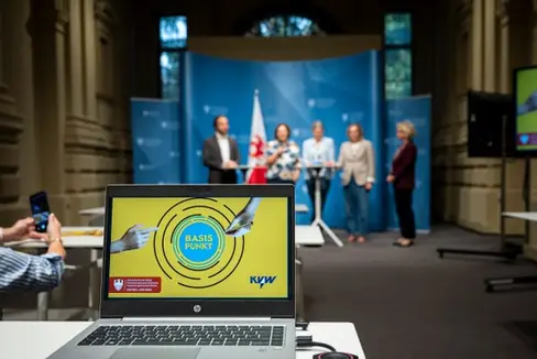 Im Oktober starten wieder die Angebote der Basisbildung, die in Bozen, Brixen, Bruneck, Meran und Sterzing von allen Interessierten in Anspruch genommen werden können. (Foto: LPA/Fabio Brucculeri)