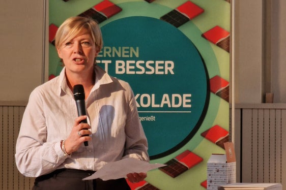 „Noch nie gab es so viele Weiterbildungsangebote und Lernmöglichkeiten wie heute“, betonte Abteilungs- und Ressortdirektorin Manuela Defant bei der Begrüßung. „Der Tag der Weiterbildung bietet die Gelegenheit, darüber nachzudenken, wie Qualität in der Weiterbildung weiterhin gesichert und sichtbar gemacht werden kann.“ (Foto: Amt für Weiterbildung und Sprachen)