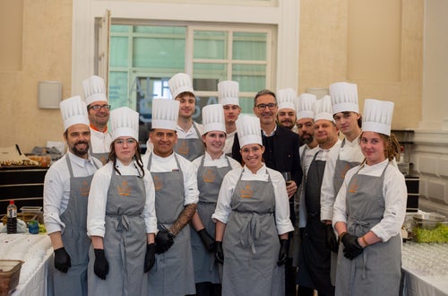 Schülerinnen und Schüler der LBS Savoy gestalten Weihnachtsbuffet im Palais Widmann Schülerinnen und Schüler der LBS Savoy gestalten Weihnachtsbuffet im Palais Widmann