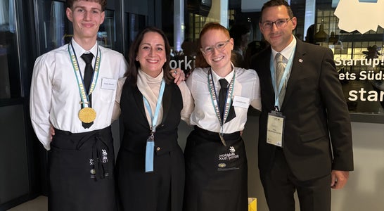 Nicoló Vassalo, Service Fachkraft Elena Castelforte, Alexandra Mair, Service Fachkraft Emil Oberprantacher Nicoló Vassalo, Service Fachkraft Elena Castelforte, Alexandra Mair, Service Fachkraft Emil Oberprantacher