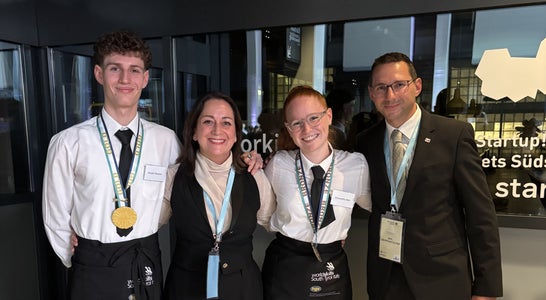 Nicoló Vassalo, Service Fachkraft Elena Castelforte, Alexandra Mair, Service Fachkraft Emil Oberprantacher Nicoló Vassalo, Service Fachkraft Elena Castelforte, Alexandra Mair, Service Fachkraft Emil Oberprantacher