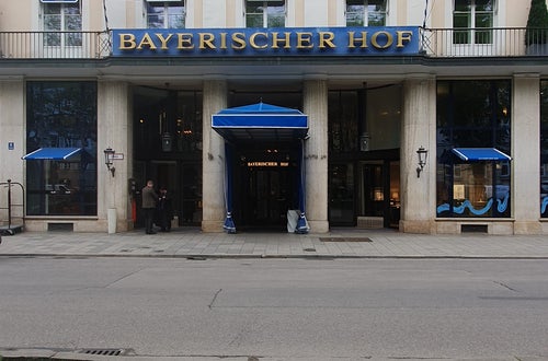 Auslands Praktikum München S. J. 23-24 Auslands Praktikum München S. J. 23-24