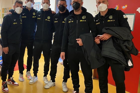 Von Links: Nicholas Siega, Joaquín Larrivey, Giacomo Poluzzi, Simone Mazzocchi, Andrea Masiello und Fabian Tait