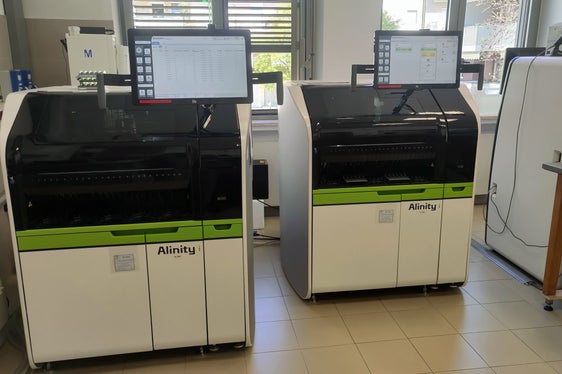 Gerät zur Chemoluminiszenz für die Analyse der Blutproben