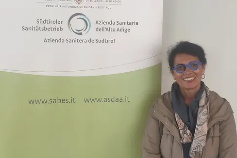 Das Lächeln einer Geheilten: Nicoletta Minnei hat den Kampf gegen das Hepatitis-C-Virus endlich gewonnen. (Foto: Rocco Leo)