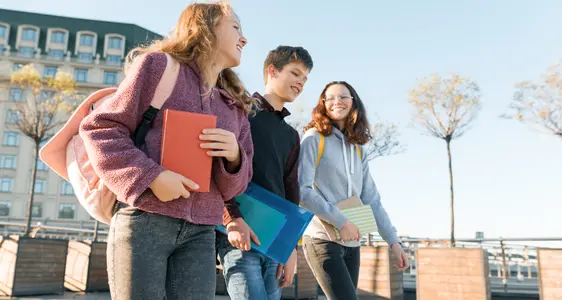 Für Oberschüler/-innen
