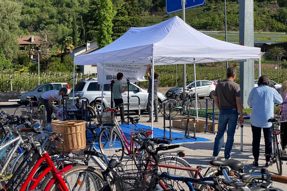 Die mobile Werkstatt des Vereins Bici Radicale