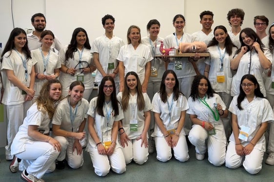 I ragazzi e le ragazze impegnati nel progetto all’Ospedale di Merano