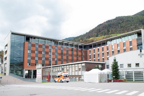 Neue Ansätze bei Dickdarmtumoren im Krankenhaus Brixen