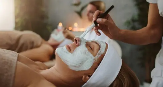 Estetica, acconciatori, barbieri, piercing