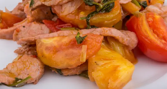 Maltagliati di vitello al curry con ananas