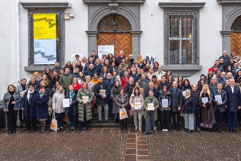 30 Arbeitgeber haben am 20. November das Zertifikat für das erfolgreiche Absolvieren einer Stufe des audit familieundberuf erhalten. (Foto: Handelskammer Bozen/Othmar Seehauser)