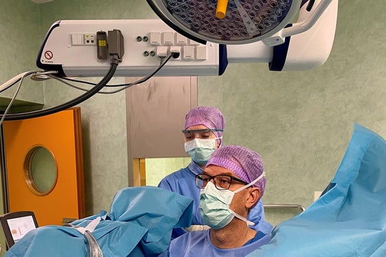 Primar Michael Aigner während eines Eingriffs