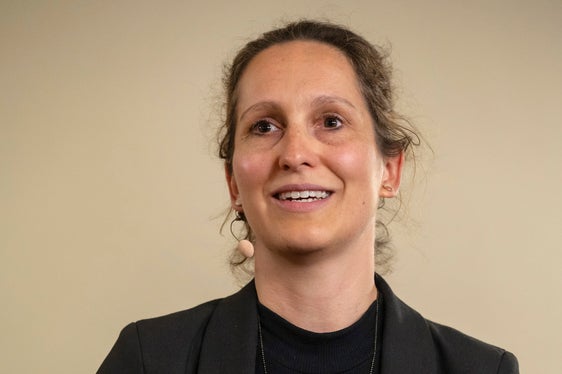 Barbara Amhof, Phyiotherapeutin (Foto Ivo Corrà)