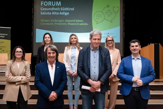 V.l. Miriam Insam, Ingrid Ruffini, Hubert Messner, Maria Improta, Josef Widmann, Francesca Lubian, Alessandro Spimpolo (Foto: Ivo Corrà)