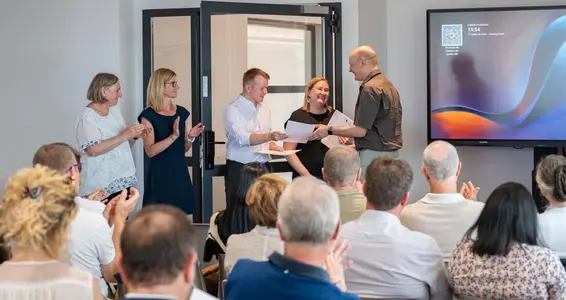 Diplomübergabe Managementlehrgang für Gesundheitsführungskräfte (Foto: LPA/Greta Stuefer)