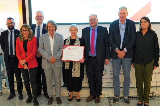 v.l.n.r.: Elisabeth Montel, Oliver Neeb, Pierpaolo Bertoli, Alessandro Buriani, Sandra Girardi, Michael Mayr, Hubert Messner, Marianne Siller, Christian Kofler, Josef Widmann, Irene Pechlaner und Luca Armanaschi