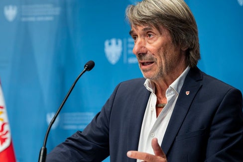 Unser Ziel muss sein, Menschen möglichst zu erreichen, bevor aus Glücksspiel ein gesundheitliches Problem wird, unterstreicht Gesundheitslandesrat Hubert Messner. (Foto: LPA/Fabio Brucculeri)