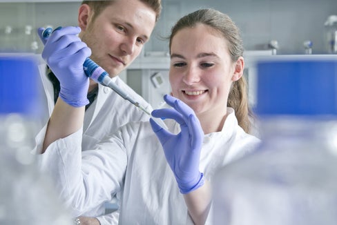 PMU Salzburg: Medizinstudium mit Landesförderung, Anmeldefrist läuft (Foto: PMU/Wildbild)