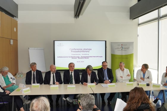 Großes Podium: Vorstellung der Zusammenarbeit Herzchirurgie Verona - Bozen
