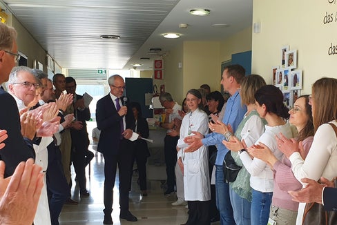 Generaldirektor Florian Zerzer und verantwortliche Palliativmedizinerin Monika Hilber