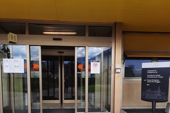 Hintereingang Gebäude W