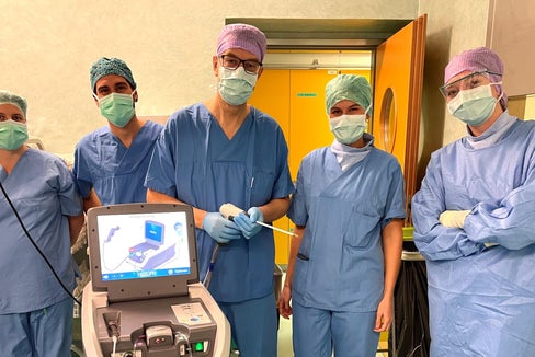 Das OP-Team um Primar Michael Aigner (Mitte)