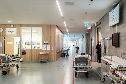 Die Landesregierung hat den Rahmen für einen neuen Notfallplan bei hochansteckenden Krankheiten festgelegt. Darin sind klare Schritte beispielsweise für Krankenhäuser enthalten, um Fälle gut zu behandeln und Ausbrüche zu verhindern. (Foto: LPA/Claudia Corrent)