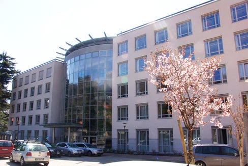 Eingang Reha-Trakt im Krankenhaus Meran