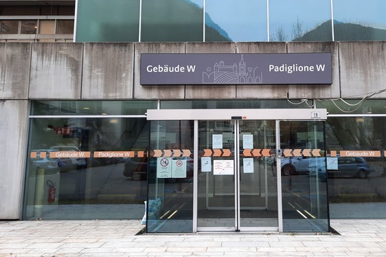 Haupteingang Gebäude W