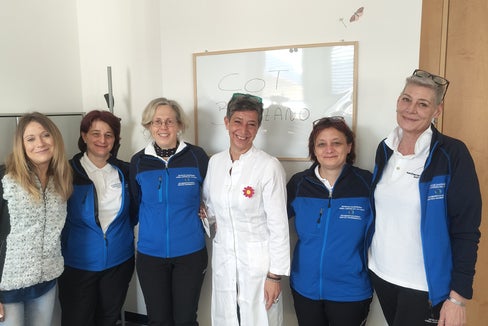 Das Team der wohnortnahen Einsatzzentrale (WONE). Barbara De Rossi (in der Mitte im weißen Mantel).