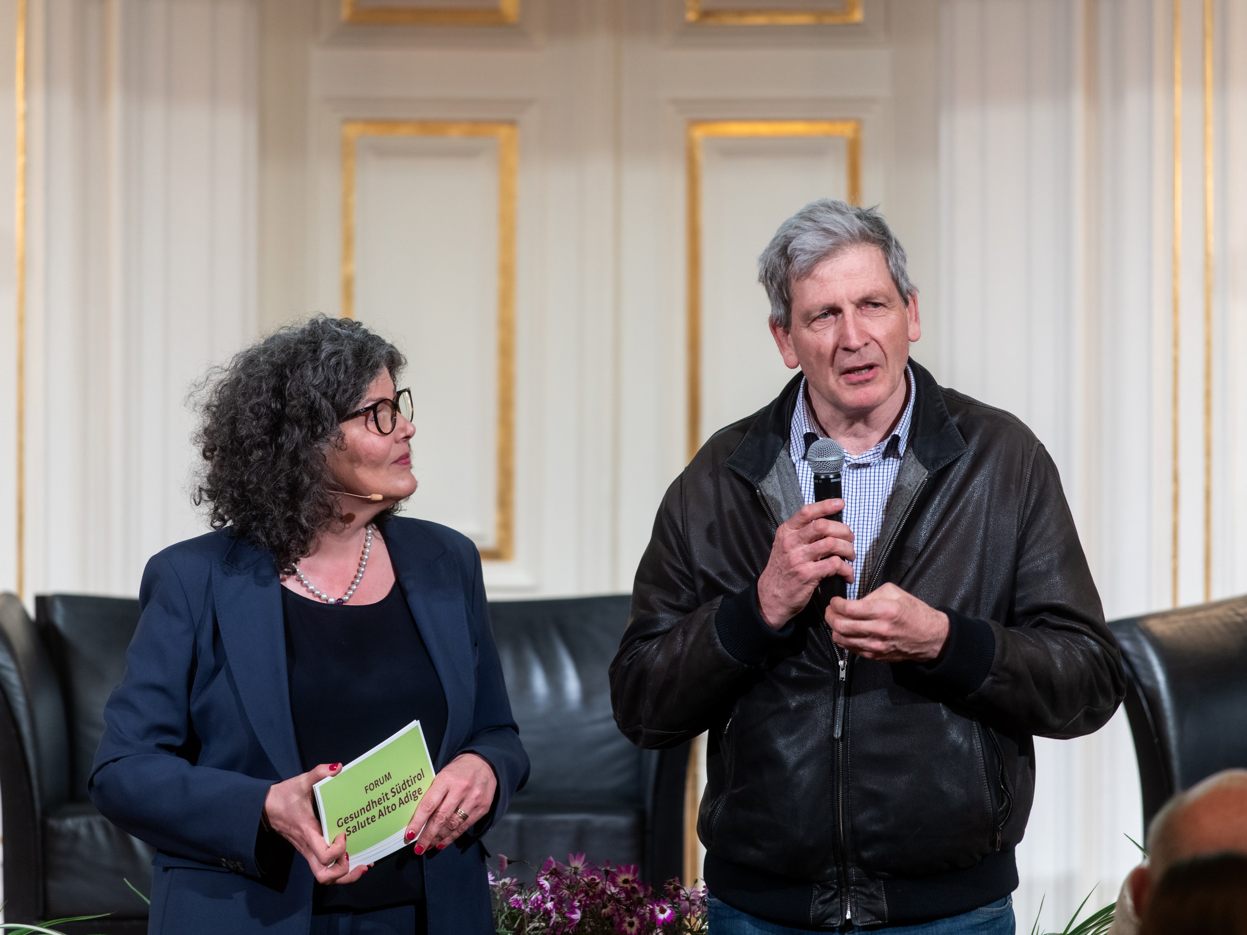 Die Begrüßung durch den Sanitätsdirektor des Südtiroler Sanitätsbetriebs, Josef Widmann