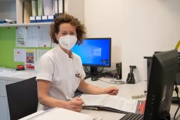 Mitarbeiterin der Abteilung