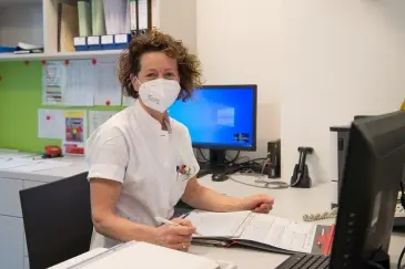 Mitarbeiterin der Abteilung