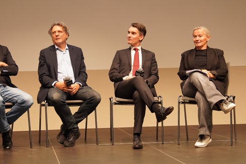 d.s.a.d.: Dottr. Paolo Fabene (Univ. Verona), Dott. Lorenzo Ghiadoni (Univ. Pisa), Dott. Daniel Pedrotti (Ordine delle Prof. Infermieristiche Trento) e Dott.ssa Marianne Siller (Dirigenza tecnica-assistenziale Azienda sanitaria). Foto: Asdaa/SF
