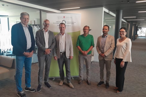 v.l.n.r.: Josef Widmann, Florian Zerzer, Alexander Bernart (AUVA), Wolfgang Nothdurfter, Manuel Zugliani, Angela Hodits (AUVA)