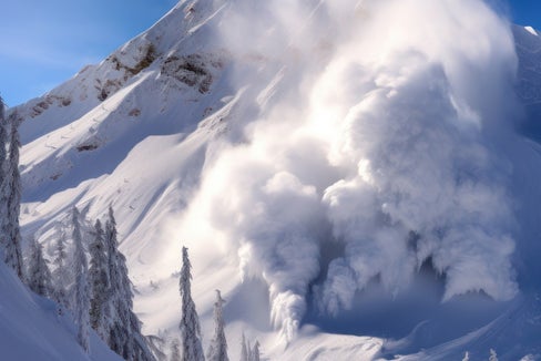 Schneelawine (Symbolbild; Foto: 123rf)