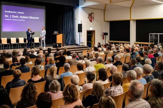 Das Publikum (Foto: Ivo Corrà)