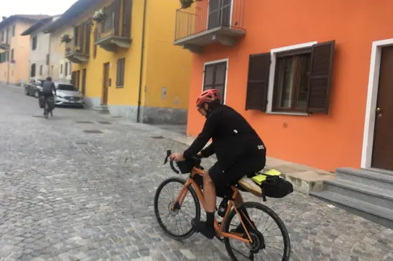 Unterwegs - mit reiner Muskelkraft und starkem Willen.