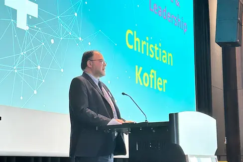 Generaldirektor Christian Kofler hielt einen Impulsvortrag zu Führung, Vorbild und Verantwortung. (Foto: Maurizio Pilia)