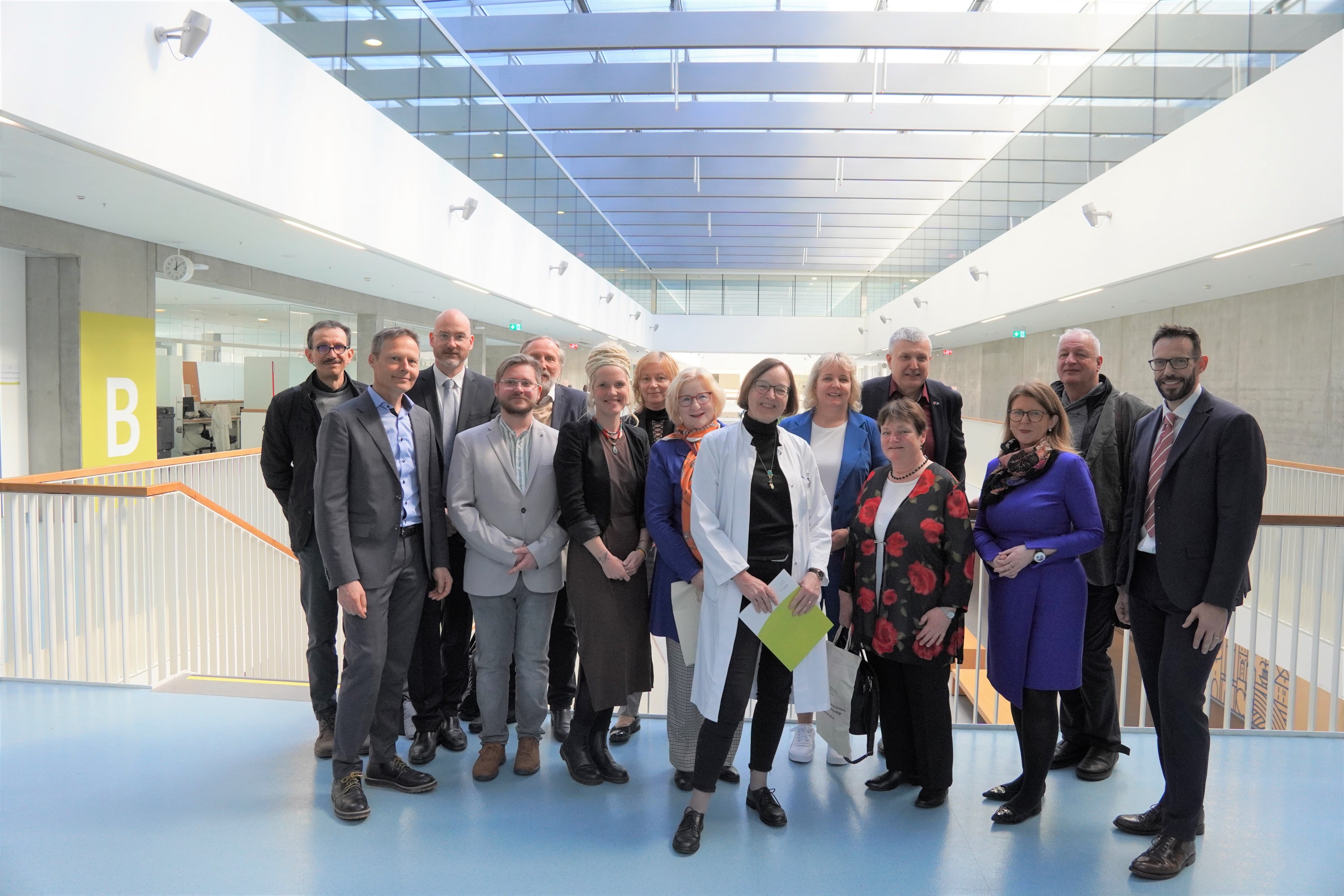 Il comitato visita l'ospedale di Bolzano.