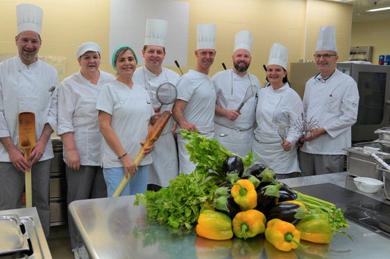 Hermann Hofer mit seinem Team im Krankenhaus Bozen